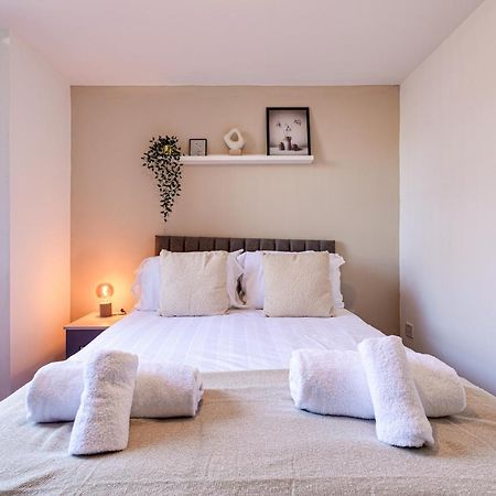 Stunning 1 Bed Apartment In The Heart Of Stockport Exteriör bild