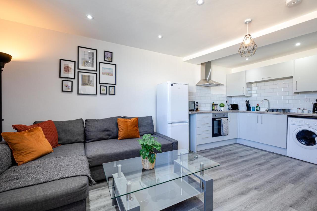 Stunning 1 Bed Apartment In The Heart Of Stockport Exteriör bild